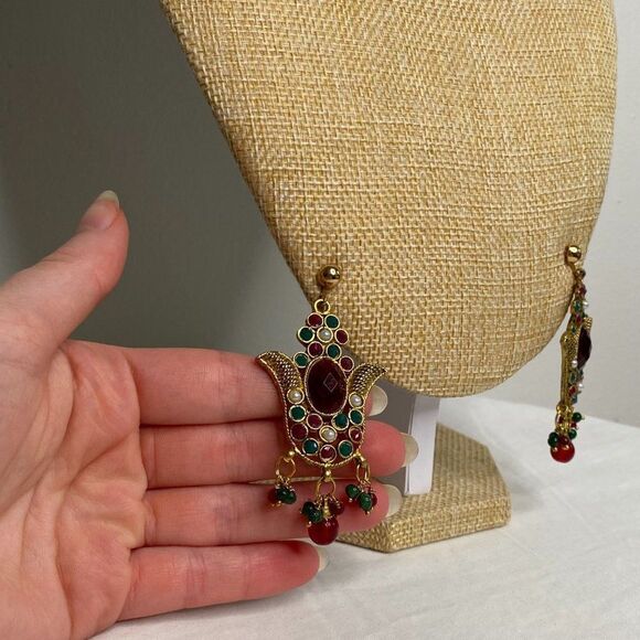 VINTAGE Large Gold & Ruby Clip-On Dangly Earrings - Picture 3 of 5